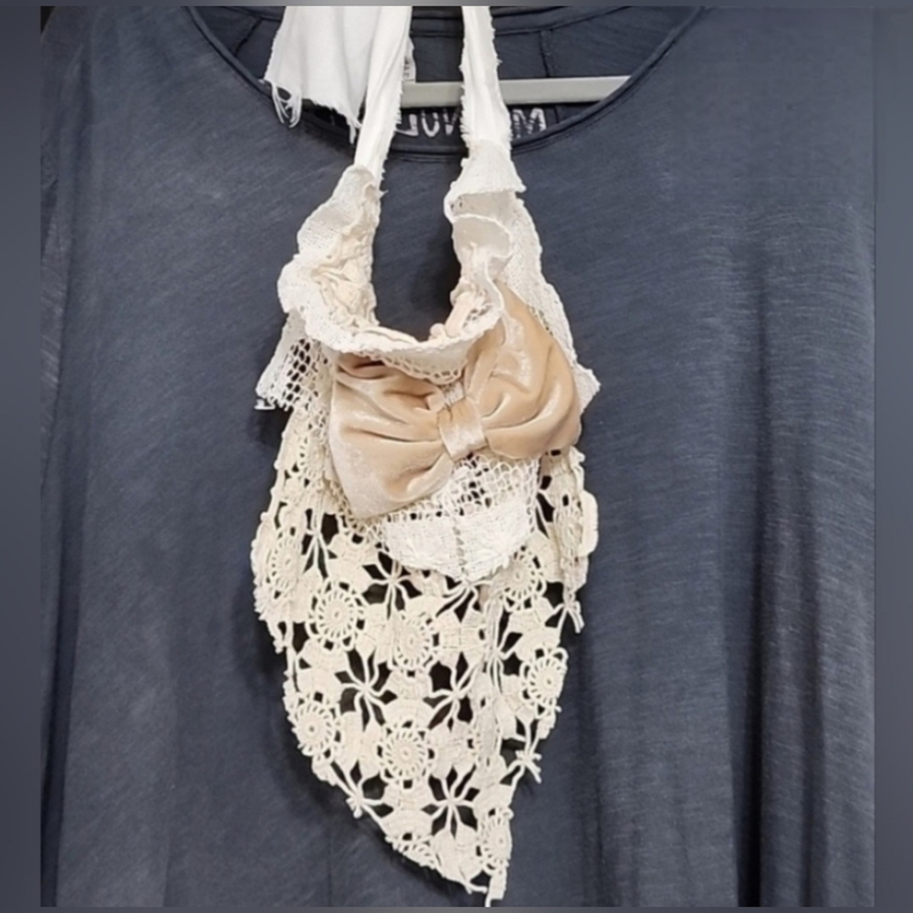 JABOT🩷 MOSSIE ANNA ARTISAN DESIGN NWT - Picture 11 of 11